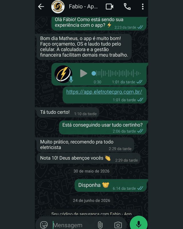 Cliente relata no WhatsApp que faz orçamento, O.S. e laudo pelo celular com o app
